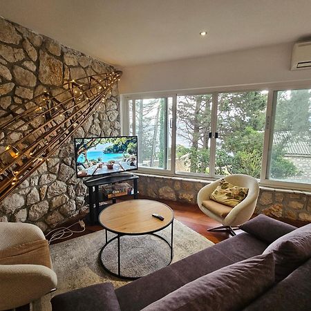 Novi Escape 2 Beachfront 4 Star Apartment Novi Vinodolski Extérieur photo